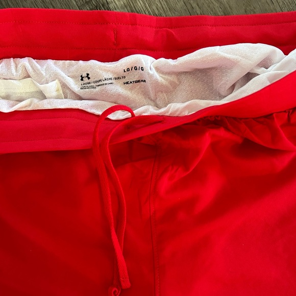 NWT Women’s Under Armour Shorts L - Picture 2 of 3